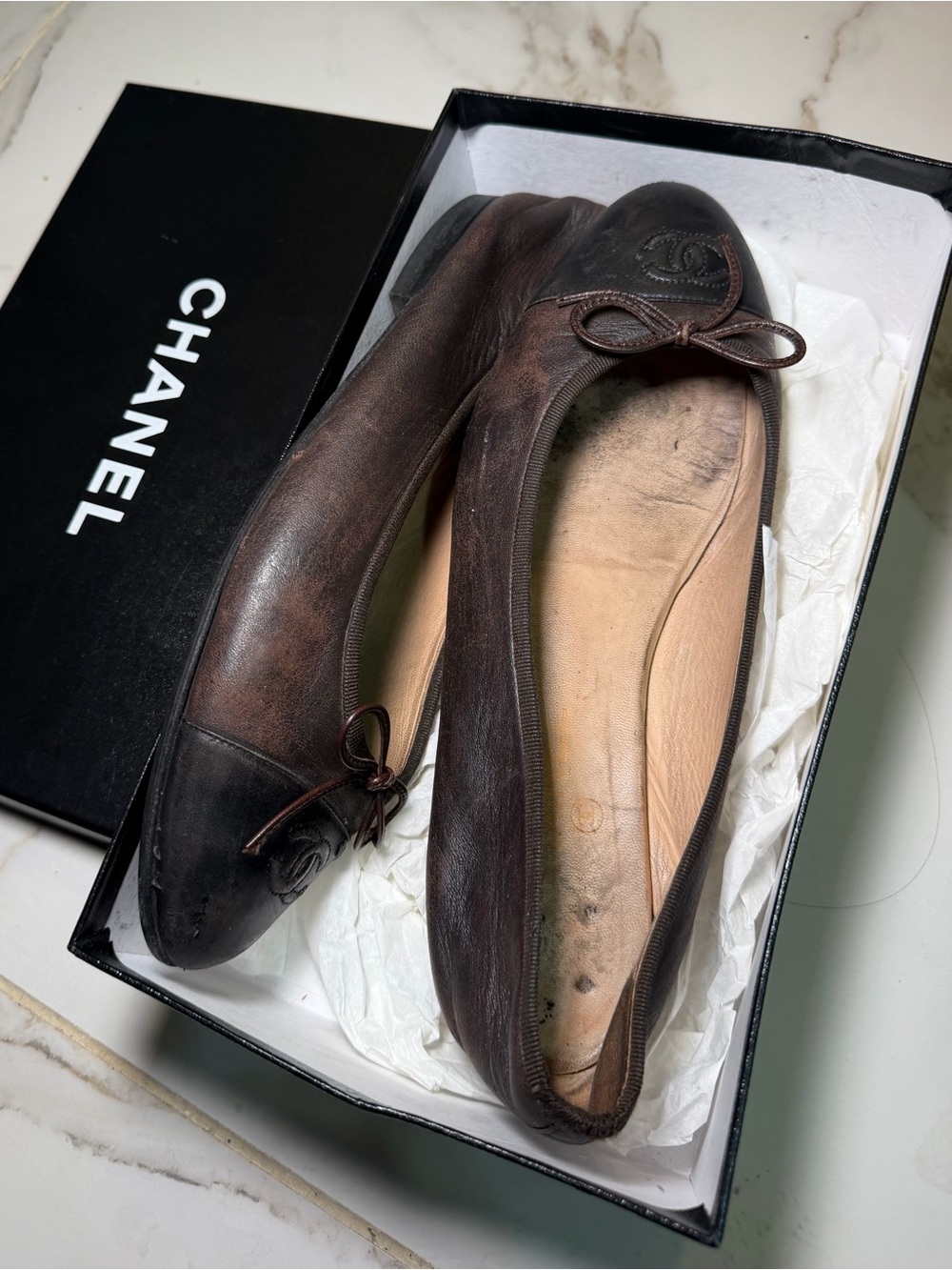 CHANEL Brown Leather Cap-Toe Ballet Flats with Bow